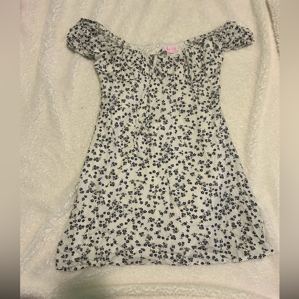 Women’s white floral dress